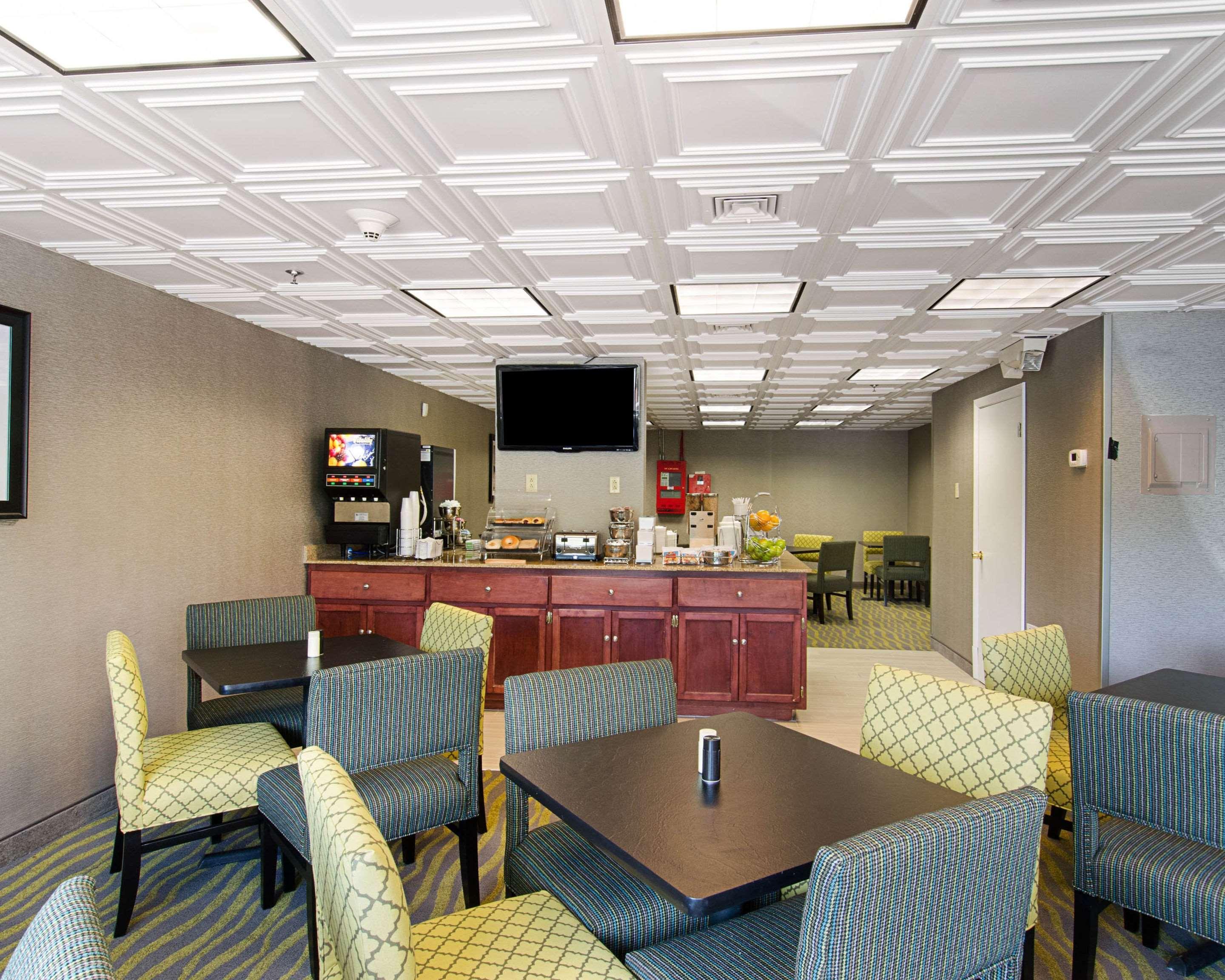 Quality Inn & Suites Worcester Exteriér fotografie